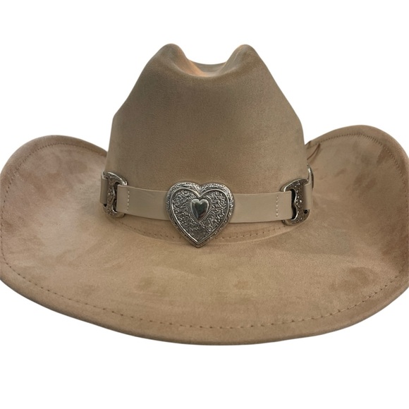 Illuma Accessories - HAT western cowboy cowgirl felt camel heart buckle hatband micro suede NWT